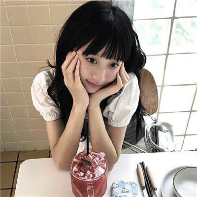人群中的孩童